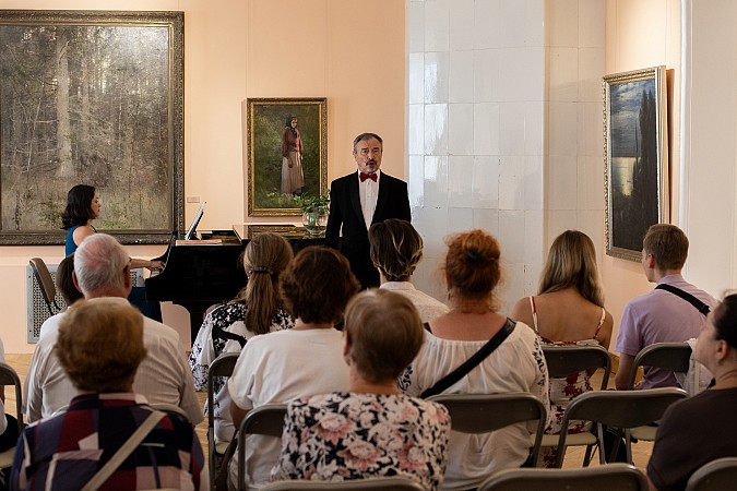 В Картинной галерее спел Сергей Дарьин фото 6