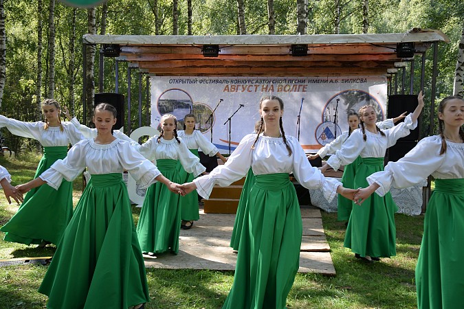 В Наволоках завершился юбилейный фестиваль авторской песни «Август на Волге-2025» фото 6