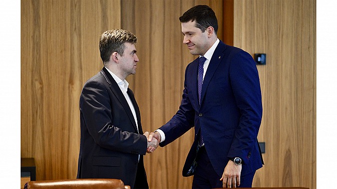 Станислав Воскресенский провел рабочую встречу с Антоном Алихановым фото 2