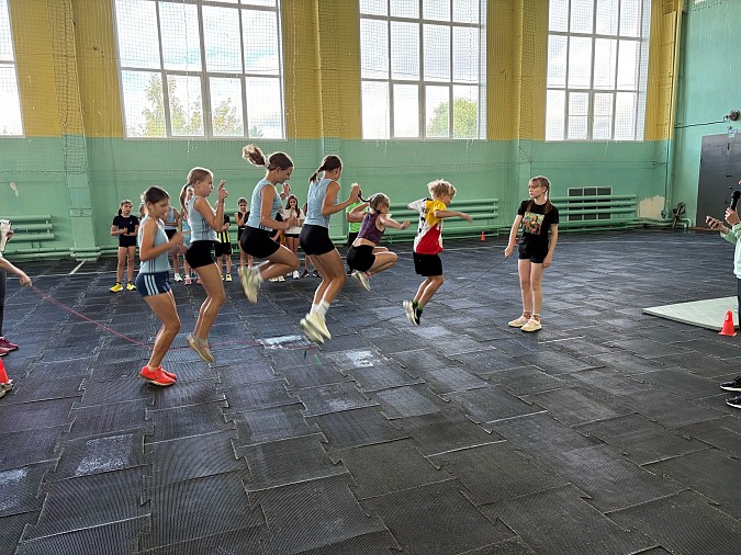 В спортшколе им. олимпийского чемпиона Сергея Клюгина прошли эстафеты фото 3