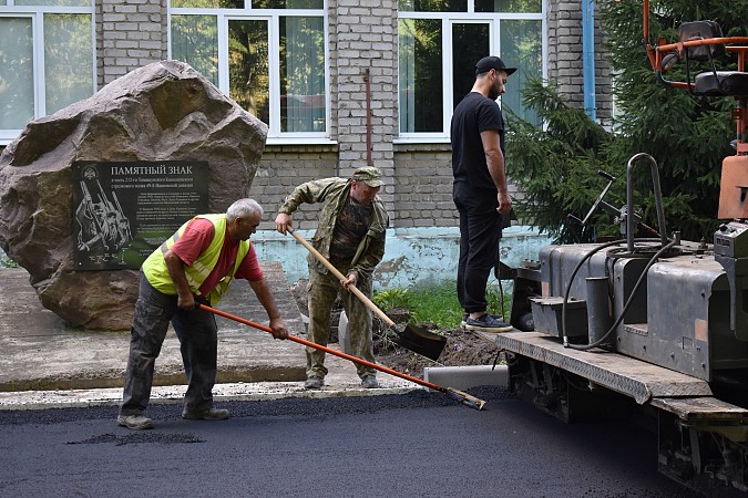 В Кинешме асфальтируют территорию у школы №19 фото 6