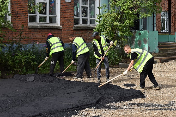 В Кинешме благоустраивают территорию начального звена гимназии им. А.Н. Островского фото 3
