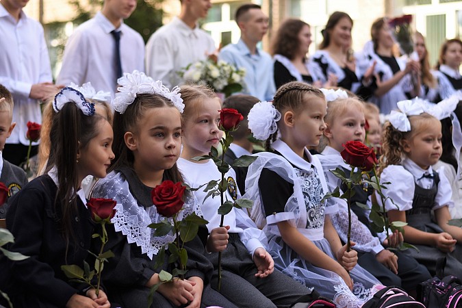 Для 8030 кинешемских школьников начался новый учебный год фото 7