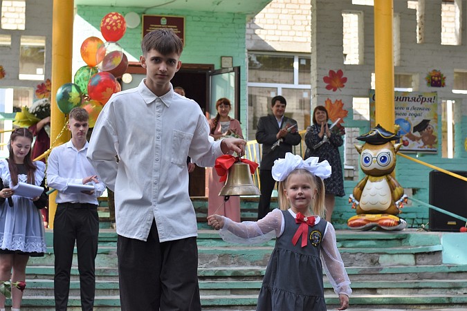 Для 8030 кинешемских школьников начался новый учебный год фото 8