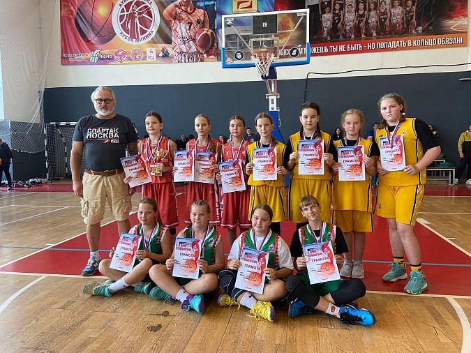 Баскетболистки «Арены» победили на турнире в Балахне фото 5