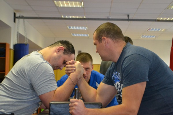 Сотрудники колоний соревновались в армрестлинге в Ивановской области фото 3