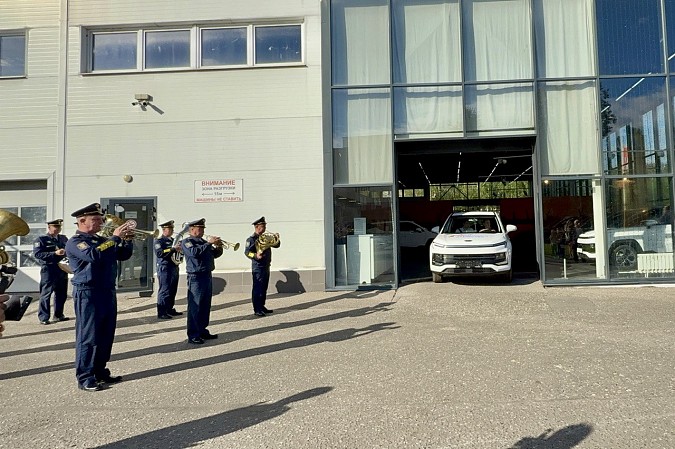 Новые автомобили от фонда «Защитники Отечества» получили уже восемь ветеранов СВО фото 4