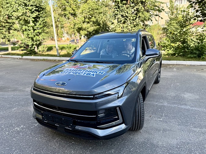 Новые автомобили от фонда «Защитники Отечества» получили уже восемь ветеранов СВО фото 3