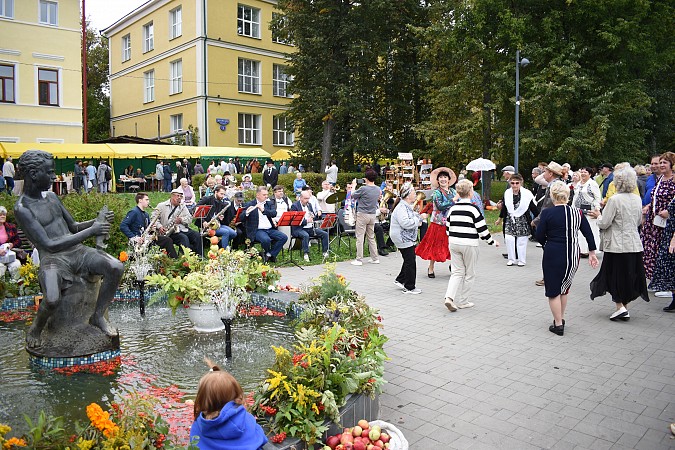Более 12 тысяч человек посетили фестиваль «Кинешма купеческая» фото 12