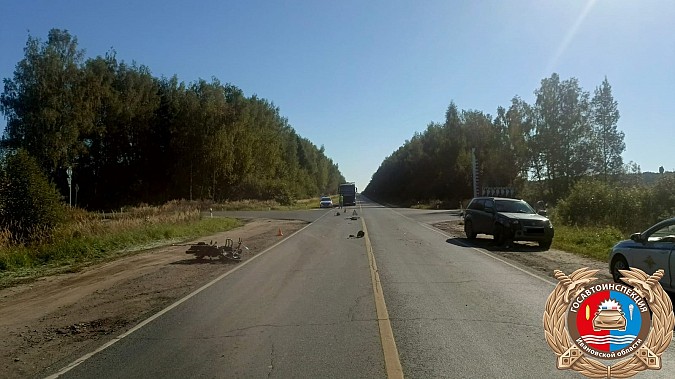В Кинешемском районе мотоциклист влетел в трактор «Беларусь» фото 2