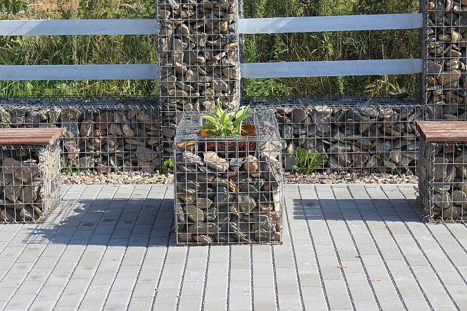 На улице Щорса завершили благоустройство сквера с габионами фото 3