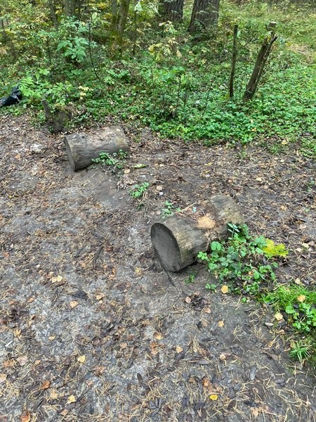 В центральном парке Кинешмы вандалы громят лавки, сделанные энтузиастом фото 2