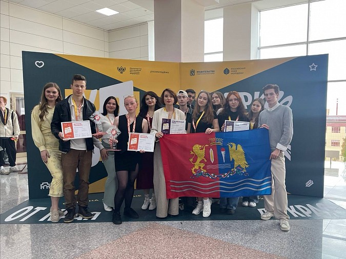 Коллекция кинешемки Арины Брусовой получила награду «Российской студенческой весны» фото 10