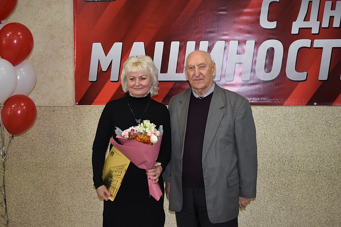 Руководство и работников завода «Поликор» поздравили с профессиональным праздником фото 23