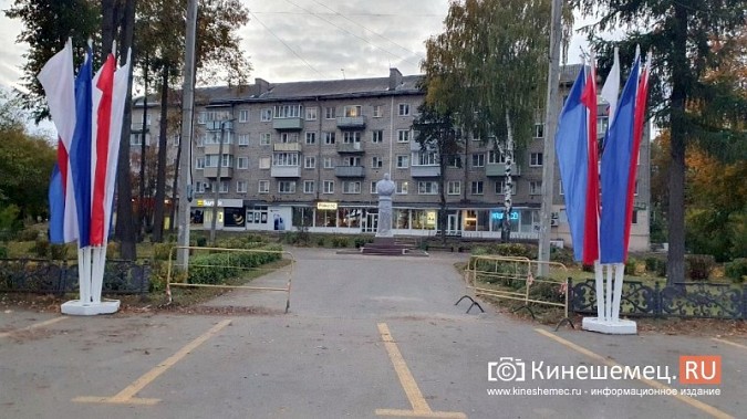 Спустя 30 лет памятнику маршалу А.М.Василевскому в Кинешме вернули бронзовый вид фото 7