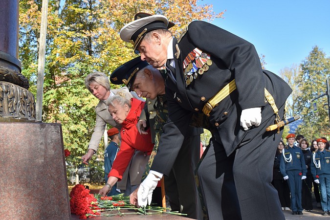 В Кинешме торжественно открыли отреставрированный бюст маршала А.М.Василевского фото 8