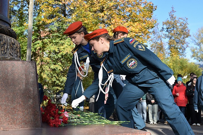 В Кинешме торжественно открыли отреставрированный бюст маршала А.М.Василевского фото 10