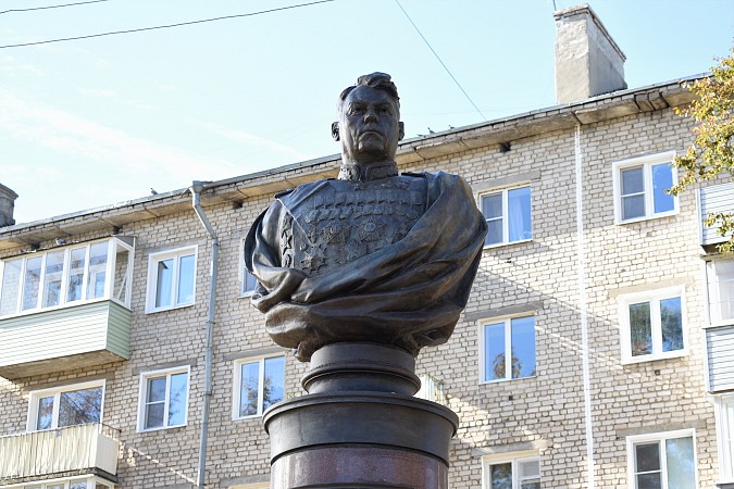 В Кинешме торжественно открыли отреставрированный бюст маршала А.М.Василевского фото 7