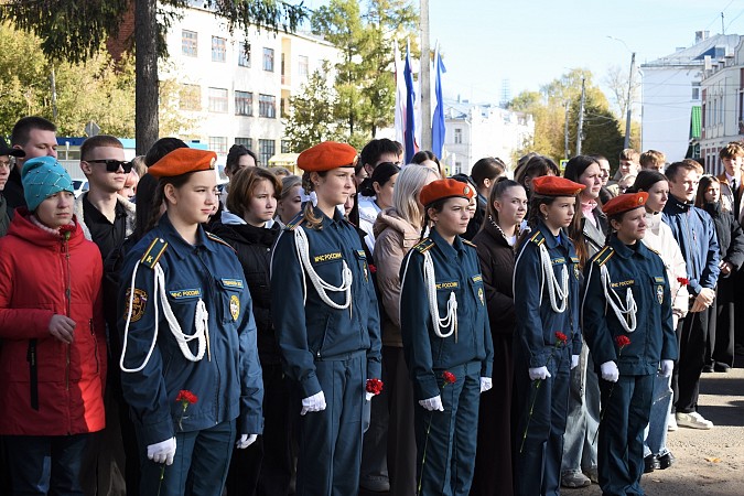 В Кинешме торжественно открыли отреставрированный бюст маршала А.М.Василевского фото 6