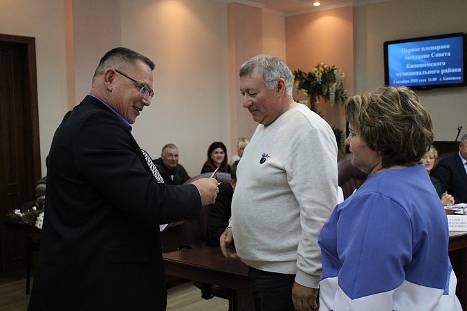 Председателем Совета Кинешемского района избран Виктор Колесниченко фото 5