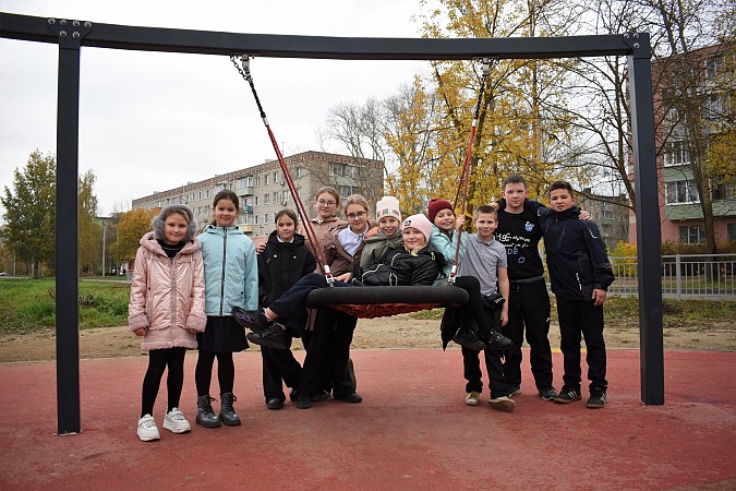 В Кинешме в сквере на улице Гагарина построена современная детская площадка фото 5