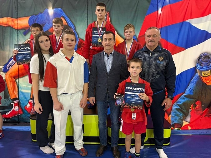 Кинешемцы стали победителями и призерами турнира по самбо в Шуе фото 2