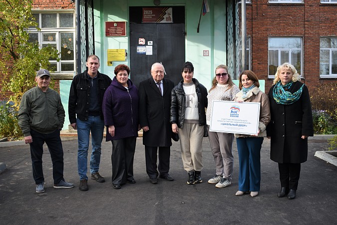 В Кинешме заасфальтировали территории начального звена гимназии и школы №19 фото 9