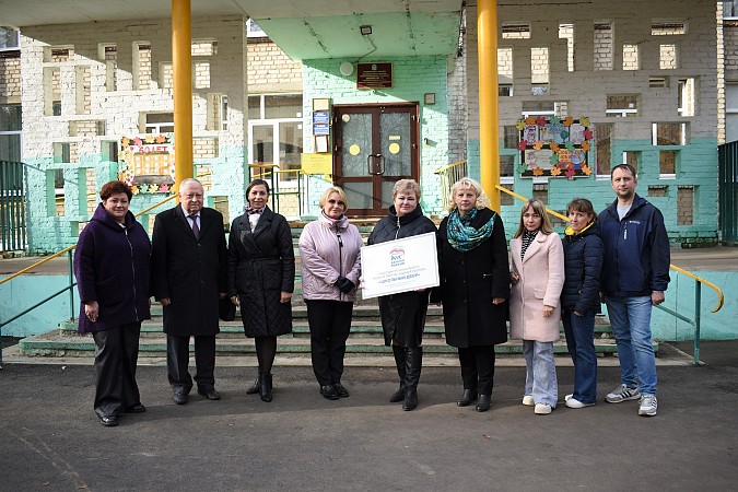 В Кинешме заасфальтировали территории начального звена гимназии и школы №19 фото 6
