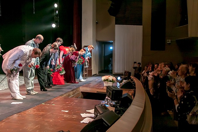 Премьерой «Мудреца» Кинешемский театр открыл 129-й творческий сезон фото 16