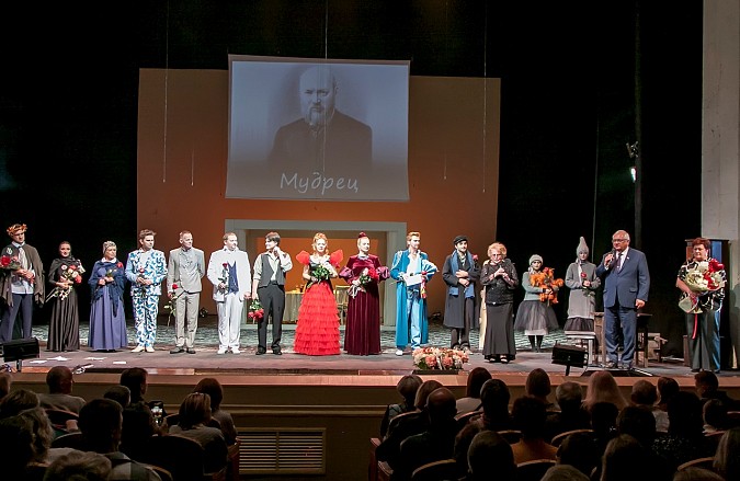Премьерой «Мудреца» Кинешемский театр открыл 129-й творческий сезон фото 8