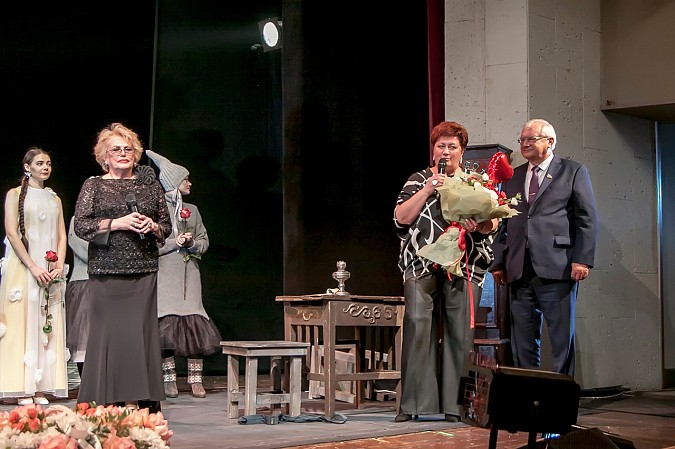 Премьерой «Мудреца» Кинешемский театр открыл 129-й творческий сезон фото 13