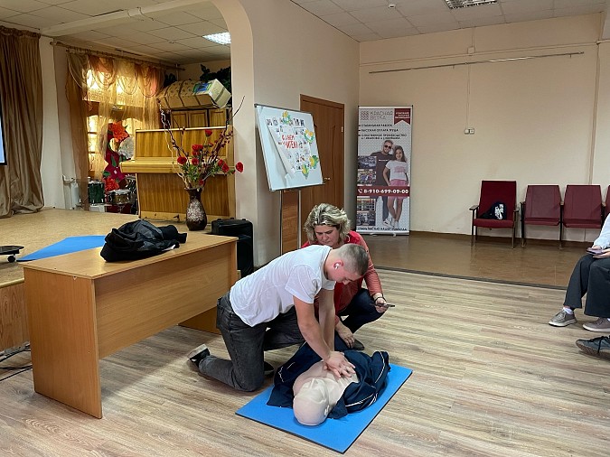 Студентам Кинешмы показали, как оказать первую помощь фото 2