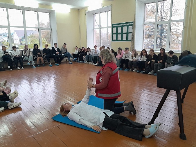 Студентам Кинешмы показали, как оказать первую помощь фото 4