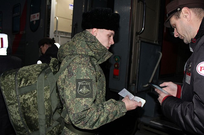 Первые призывники из Ивановской области отправились к местам прохождения службы фото 5