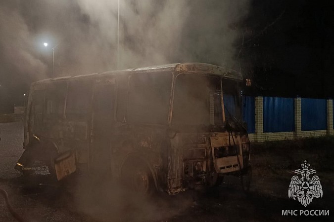 В Кинешме сгорел пассажирский автобус фото 4