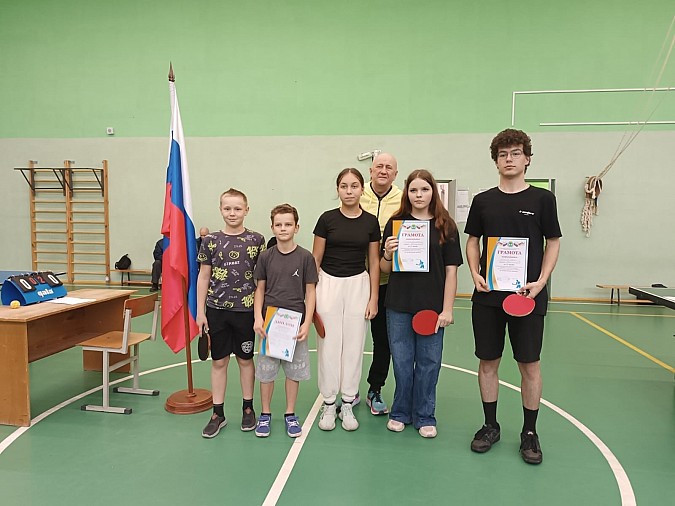 Школа №16 стала лучшей в соревнованиях по настольному теннису фото 4