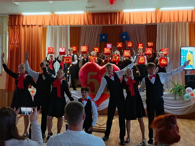 В школе №18 завершилась традиционная «Битва хоров» фото 4