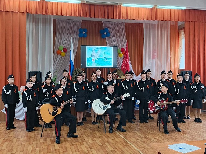 В школе №18 завершилась традиционная «Битва хоров» фото 7