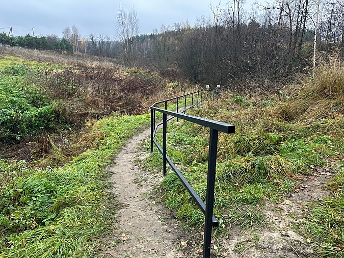 В Кинешме на спуске к ключику в «Лапшихе» установили новые перила фото 2