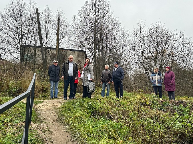 В Кинешме на спуске к ключику в «Лапшихе» установили новые перила фото 4