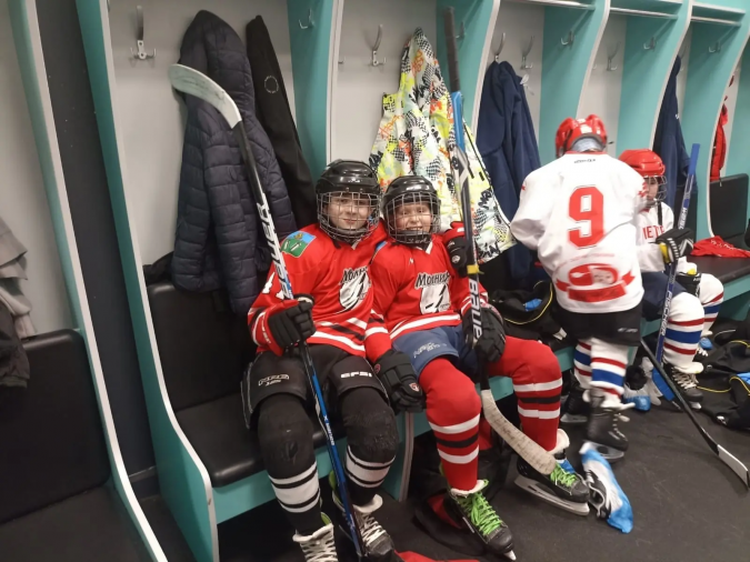 Хоккеисты кинешемской «Молнии» готовятся к сезону на льду ФОК «Арена Иваново» фото 2