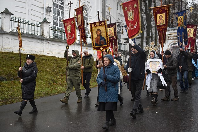 В Кинешме прошел крестный ход в честь праздника иконы Божией матери «Казанская» фото 4