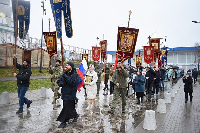 В Кинешме прошел крестный ход в честь праздника иконы Божией матери «Казанская» фото 6