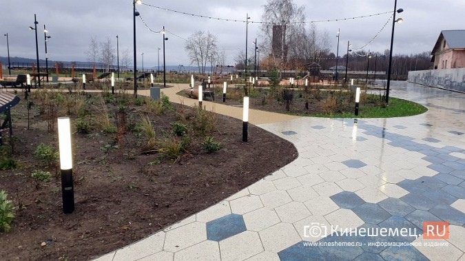 На стрелке у Никольского моста завершаются работы по благоустройтсву фото 10