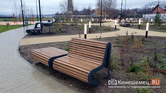 На стрелке у Никольского моста завершаются работы по благоустройтсву фото 12