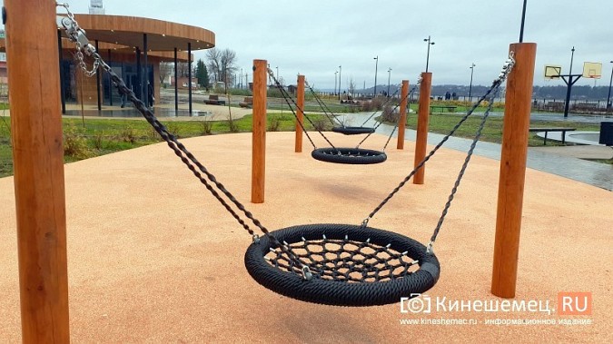 На стрелке у Никольского моста завершаются работы по благоустройтсву фото 2