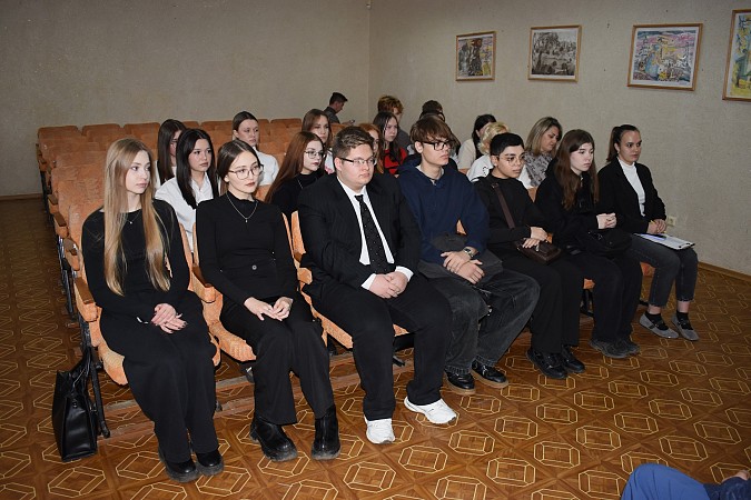 Студенты технологического колледжа встретились с руководством города фото 4