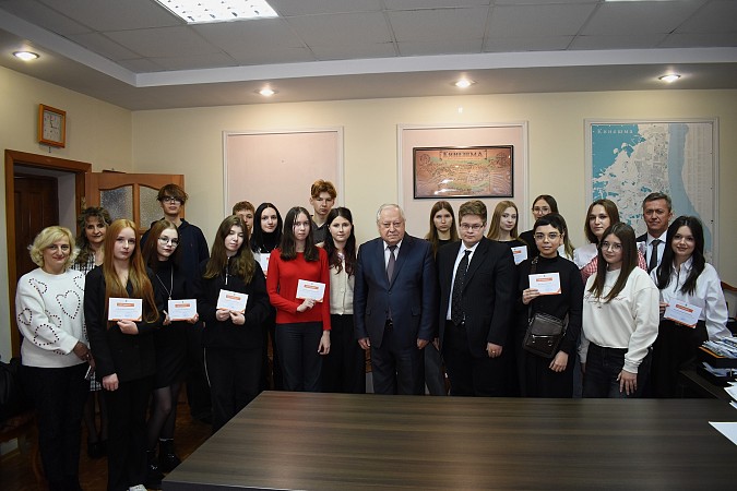 Студенты технологического колледжа встретились с руководством города фото 8