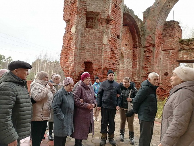 Паломники из общества слепых Кинешмы посетили святые места Заволжского района фото 4