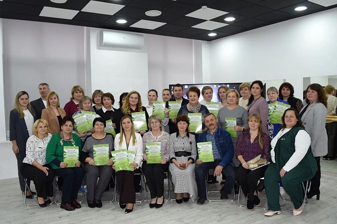 Школа №18 отмечена на региональном смотре-конкурсе территорий образовательных учреждений фото 3